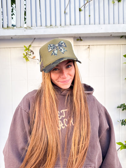 Camo Bow trucker Hat